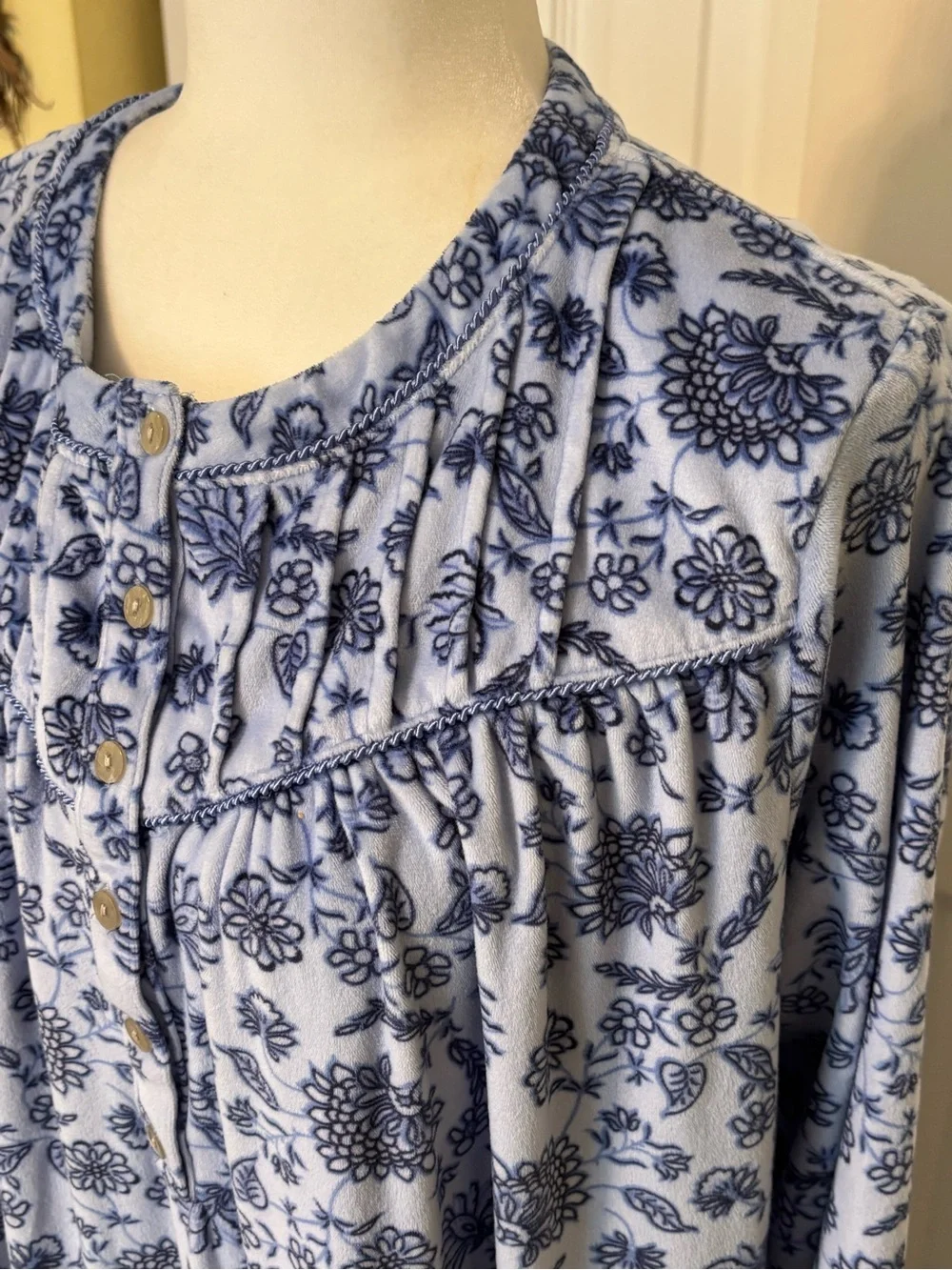 ARIA Blue Floral Fleece Sleep Shirt/Robe Size Large